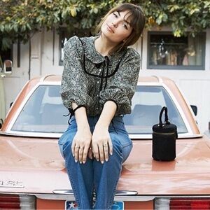 Doen York Top (Black and Cream Paisley Blouse w/ Velvet Details)